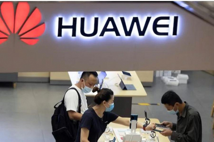 Huawei обошел запрет на обновления Google.