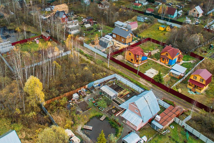 Пандемия за городом: владельцы коттеджей начали снимать их с продажи.