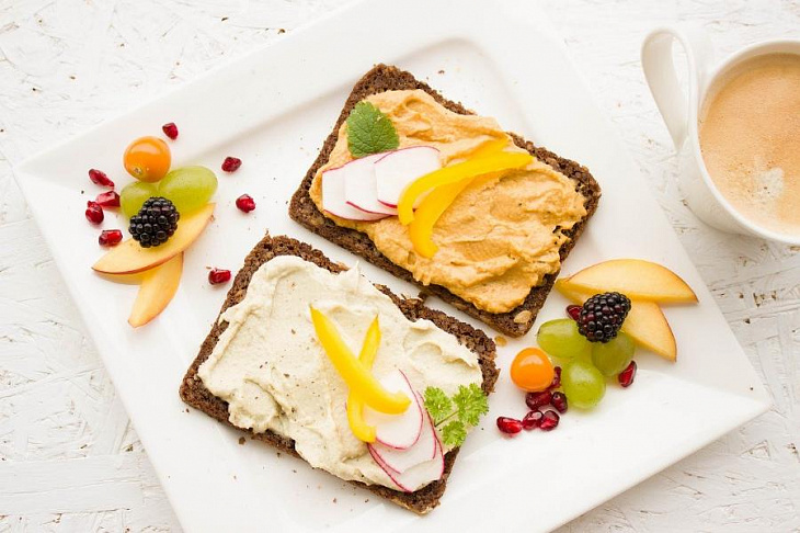 «Самокат» выяснил предпочтения москвичей на завтрак, обед и ужин