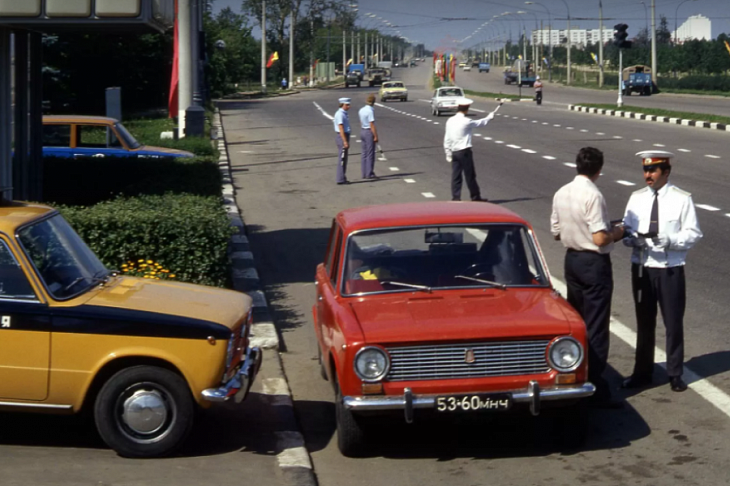 Тест на советского автовладельца: что ты помнишь из автомобильной жизни СССР?