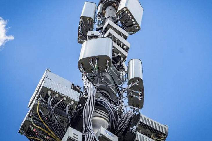 Путин предложил сотовым операторам обеспечить LTE-покрытие в селах