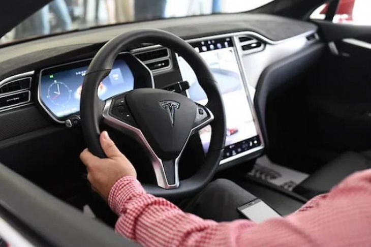 Tesla показала проблемные места