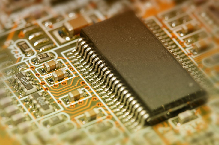 На черном рынке в Китае начали продавать микрочипы. Цены — в 300 раз выше 