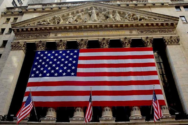 Биржи США показали худшую неделю с начала пандемии