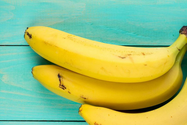 Бананы необходимо есть целиком, утверждает специалист