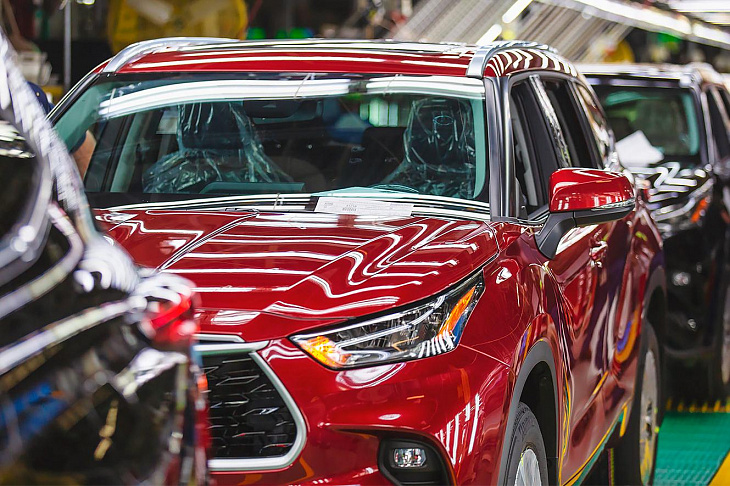 Toyota остановит производство машин на пяти заводах 