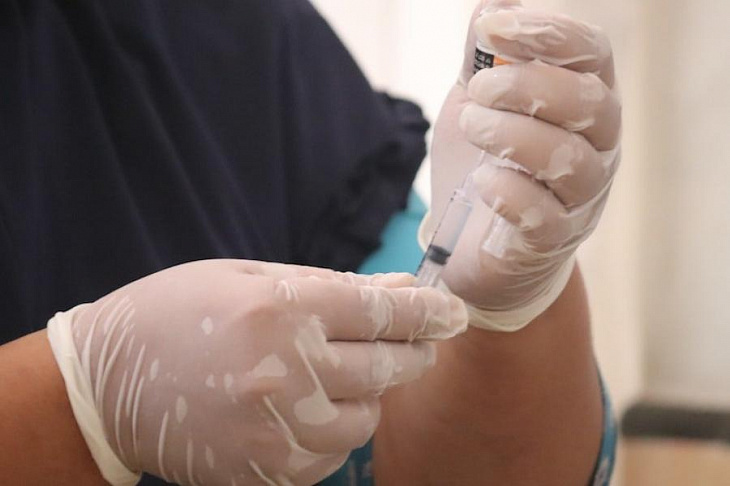 Чем ревакцинироваться от ковида в «четвертую волну»