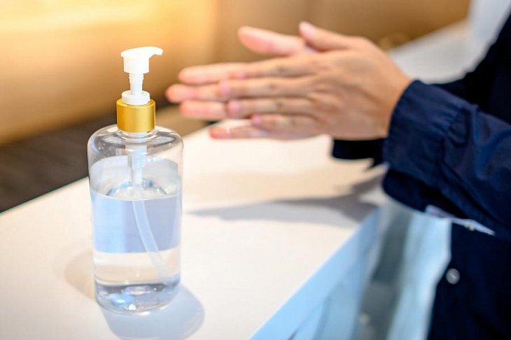 Санитайзеры для рук вызвали вопросы экспертов
