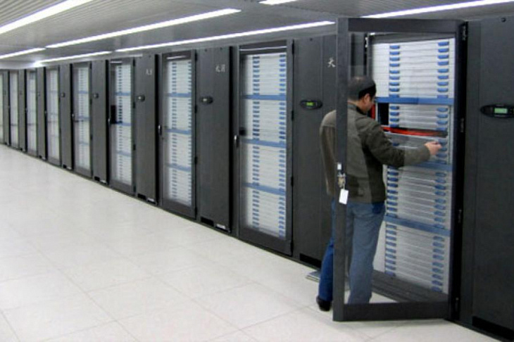 Суперкомпьютер помог объяснить странные симптомы COVID-19