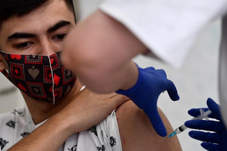 Эксперт назвала пожизненный медотвод к вакцинации от ковида